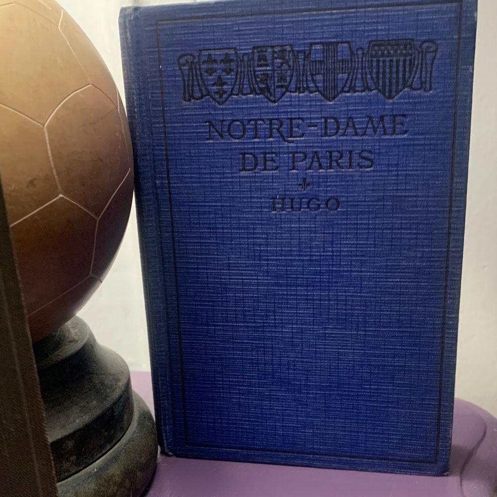Notre-Dame de Paris Book by Hugo